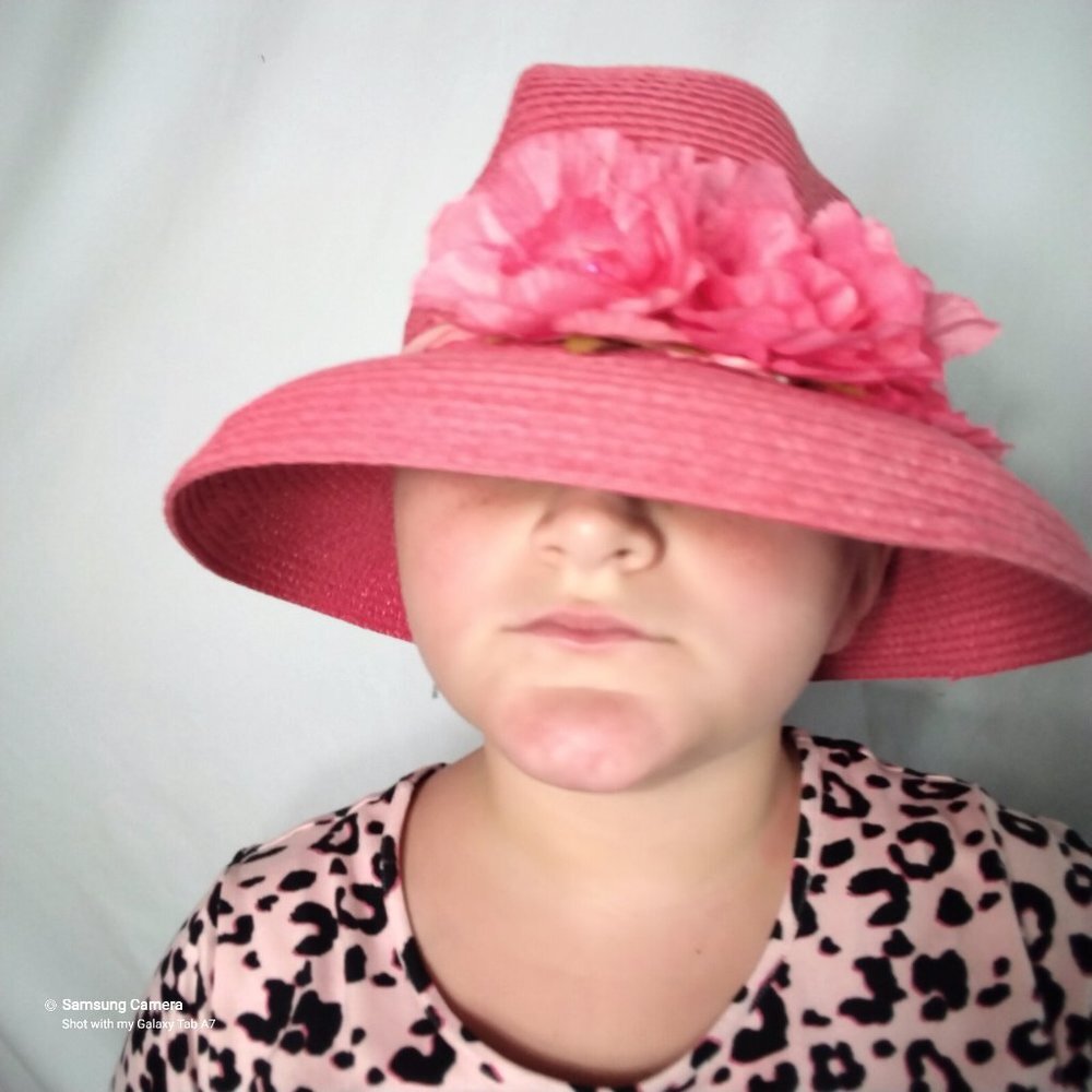 Women 100% Paper Straw Solid Coral & Bead Seed Flowers Floral Bucket Hat NWT